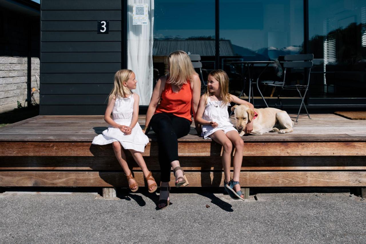 Villa 3 - Sunny Brand New House Wanaka Esterno foto