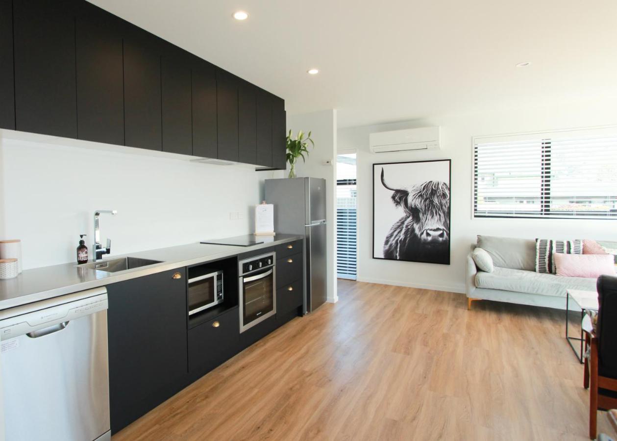 Villa 3 - Sunny Brand New House Wanaka Esterno foto