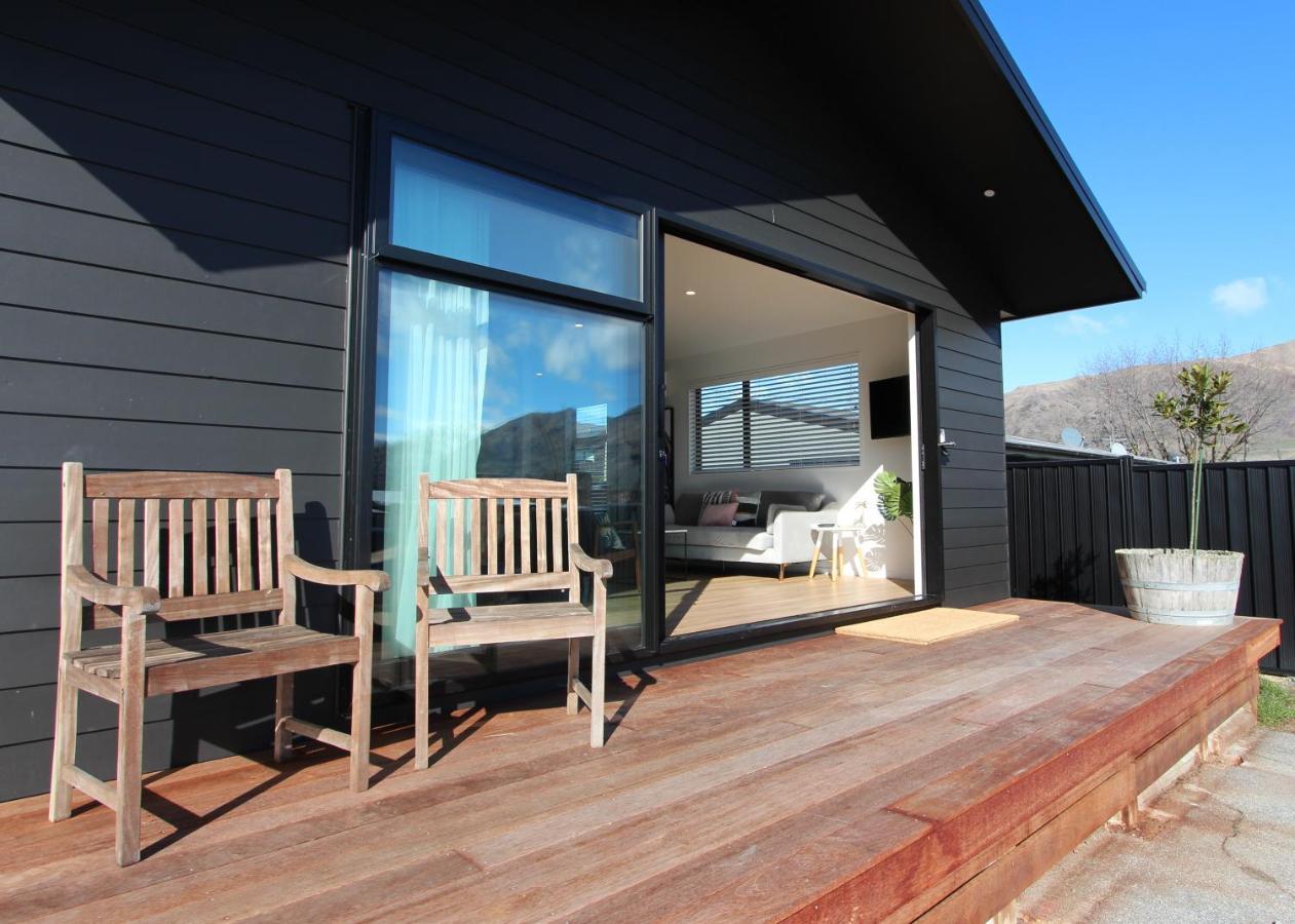 Villa 3 - Sunny Brand New House Wanaka Esterno foto