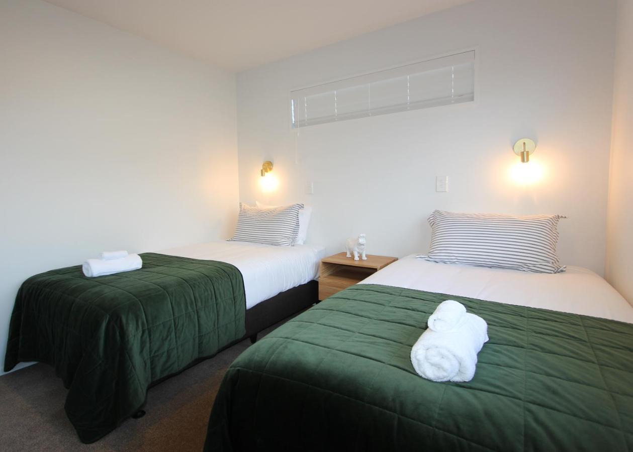 Villa 3 - Sunny Brand New House Wanaka Esterno foto