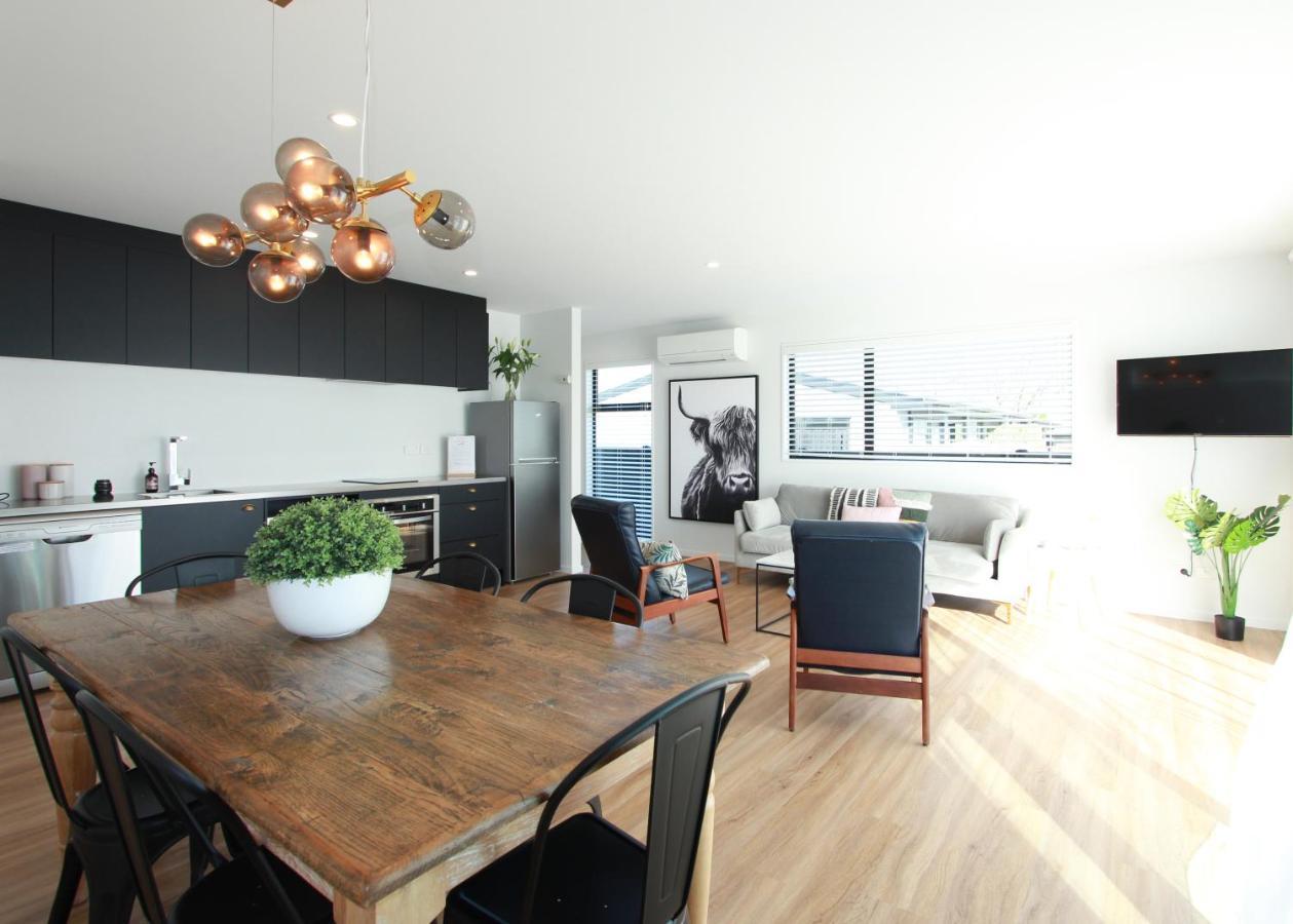 Villa 3 - Sunny Brand New House Wanaka Esterno foto