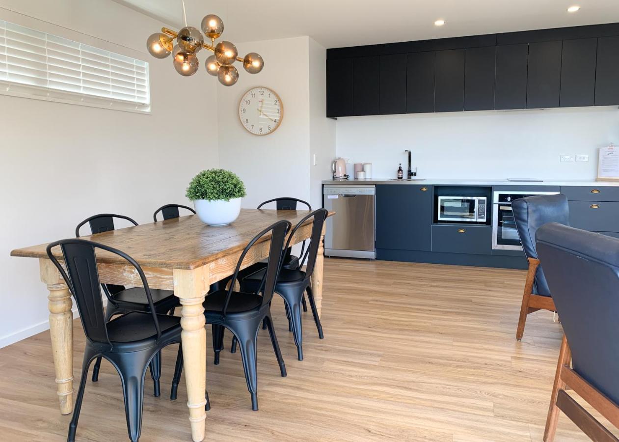 Villa 3 - Sunny Brand New House Wanaka Esterno foto
