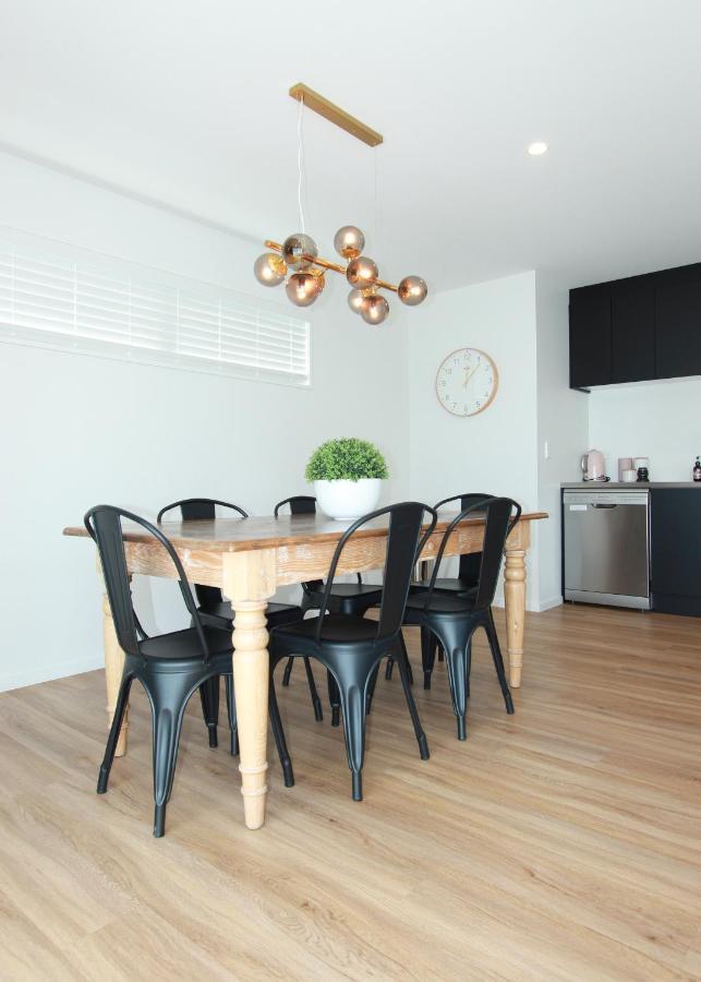 Villa 3 - Sunny Brand New House Wanaka Esterno foto